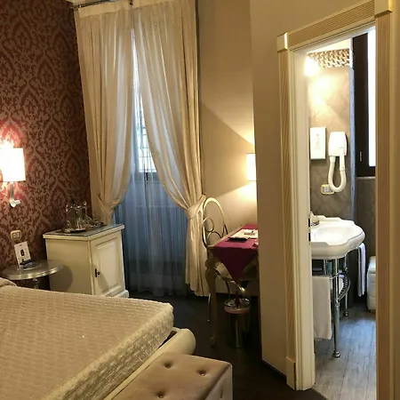 Del Sole-roma Piazza Di Spagna Ripetta Vendégház Róma