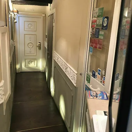 Del Sole-roma Piazza Di Spagna Ripetta Pensjonat Rzym