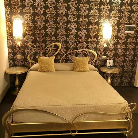 Pensjonat Del Sole-roma Piazza Di Spagna Ripetta 4*