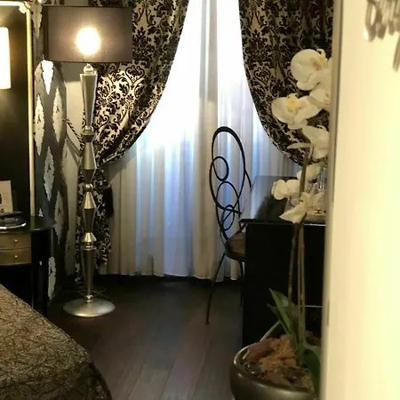 Del Sole-roma Piazza Di Spagna Ripetta 4*