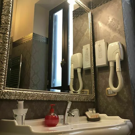 Del Sole-roma Piazza Di Spagna Ripetta