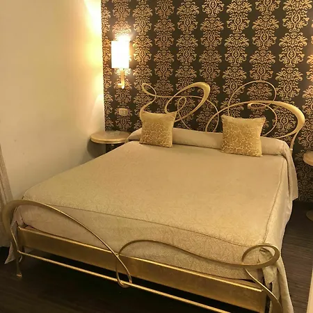 Del Sole-roma Piazza Di Spagna Ripetta Pensjonat