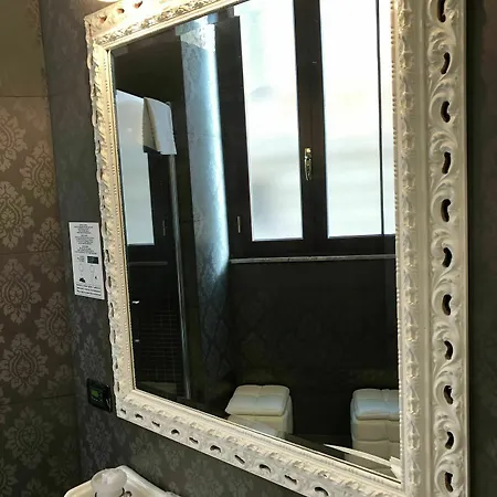 Guest house Del Sole-roma Piazza Di Spagna Ripetta 3*