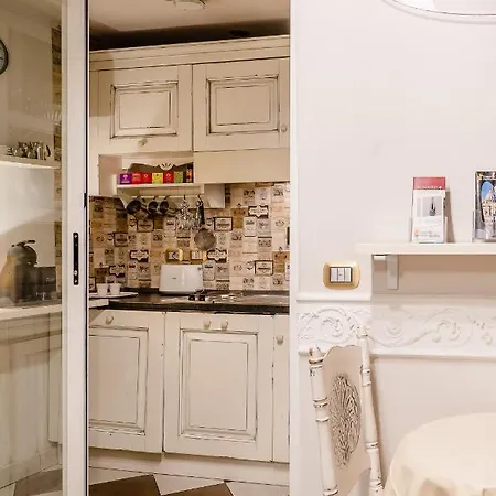 Guest house Del Sole-roma Piazza Di Spagna Ripetta 3*