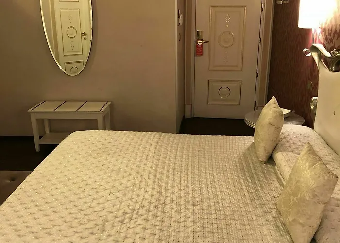 Del Sole-roma Piazza Di Spagna Ripetta