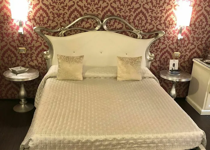 Del Sole-roma Piazza Di Spagna Ripetta 4* Rome