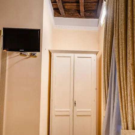 Del Sole-roma Piazza Di Spagna Ripetta 3* Řím